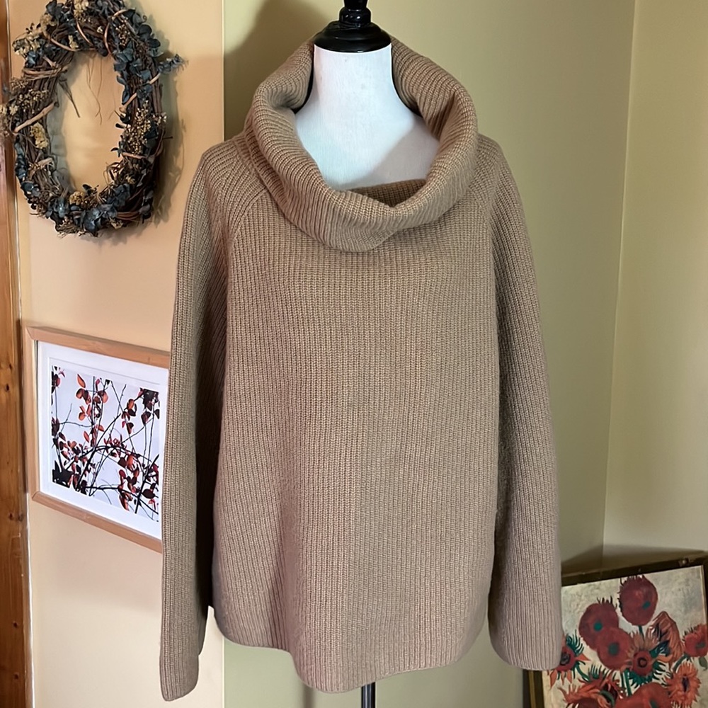 MAXMARA Size XL Oversized Ribbed Taupe Turtleneck 100% Pure New Wool Luxe $649